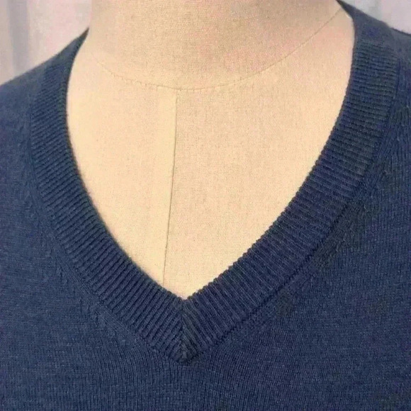 Haggar Men’s Size Large Blue Vest. Cotton Blend. V-neck. - Picture 4 of 6